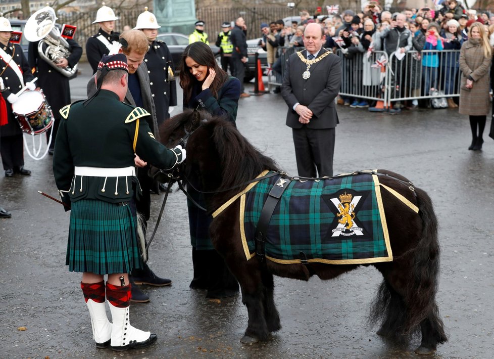 Princ Harry s Meghan Markle ve Skotsku.