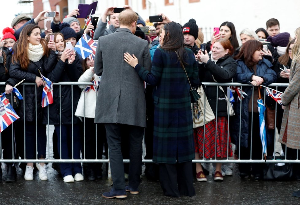 Princ Harry s Meghan Markle ve Skotsku.