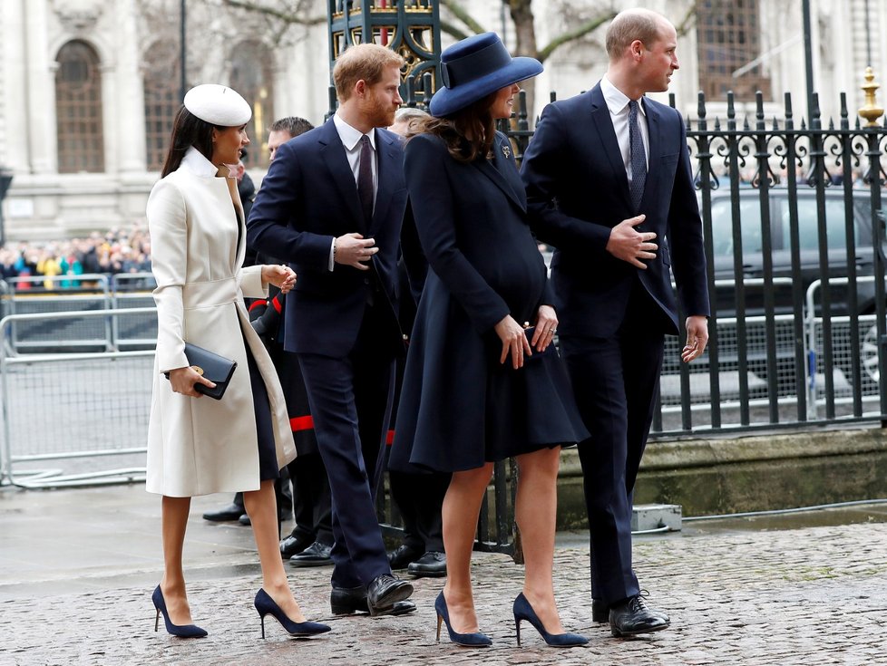 Meghan Markle na mši ve Westminsterském opatství.