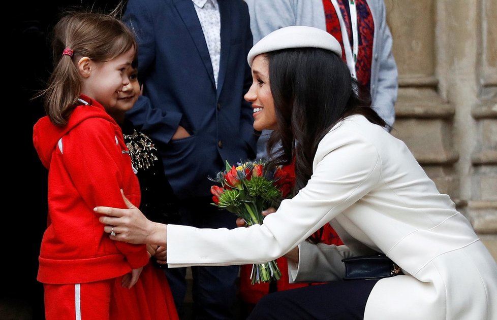 Meghan Markle na mši ve Westminsterském opatství.