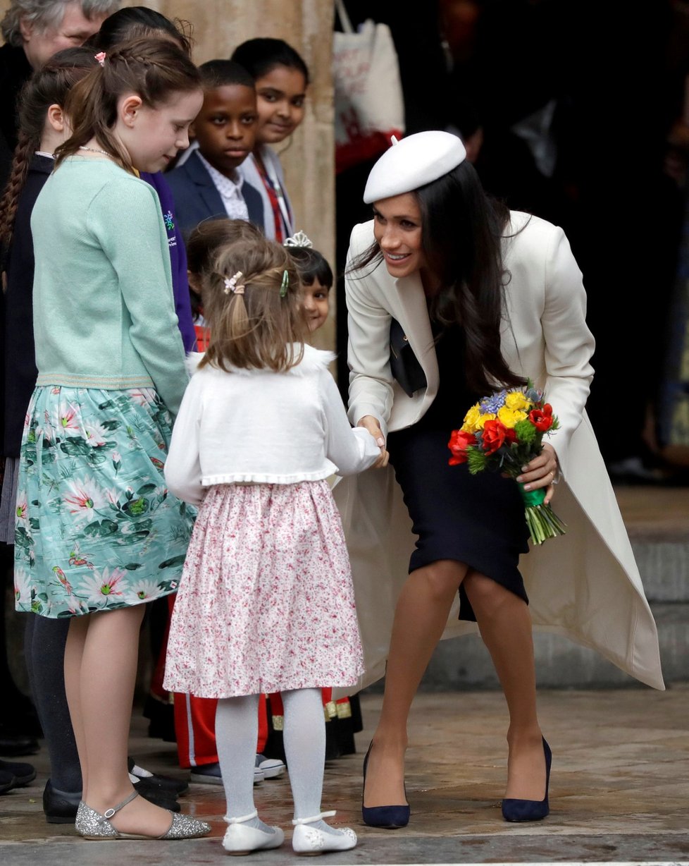 Meghan Markle na mši ve Westminsterském opatství.