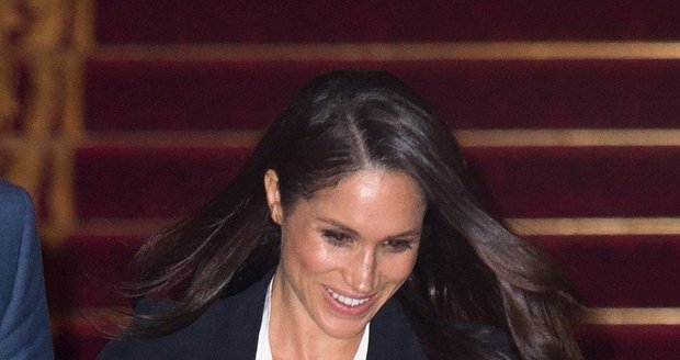 Meghan Markle a princ Harry ve společnosti