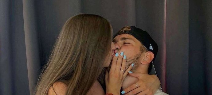 Kuba se svou láskou Klárkou.