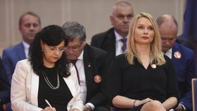 Ministryně Michaela Marksová a místopředsedkyně ČSSD Lenka Teska Arnoštová