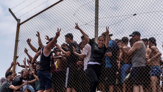 Tisíce migrantů se pokusily dostat z Maroka do Ceuty (30. 7. 2026) Tisíce migrantů se pokusily dostat z Maroka do Ceuty (30. 7. 2026)