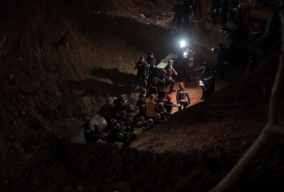 Pětiletého chlapce se z marocké studny nepodařilo dostat živého.