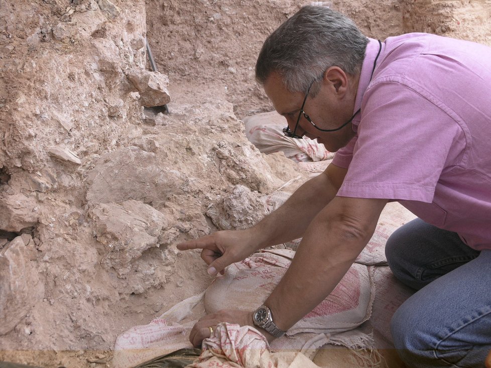Vědci v Maroku našli fosilie člověka (Homo sapiens) staré 300 tisíc let.