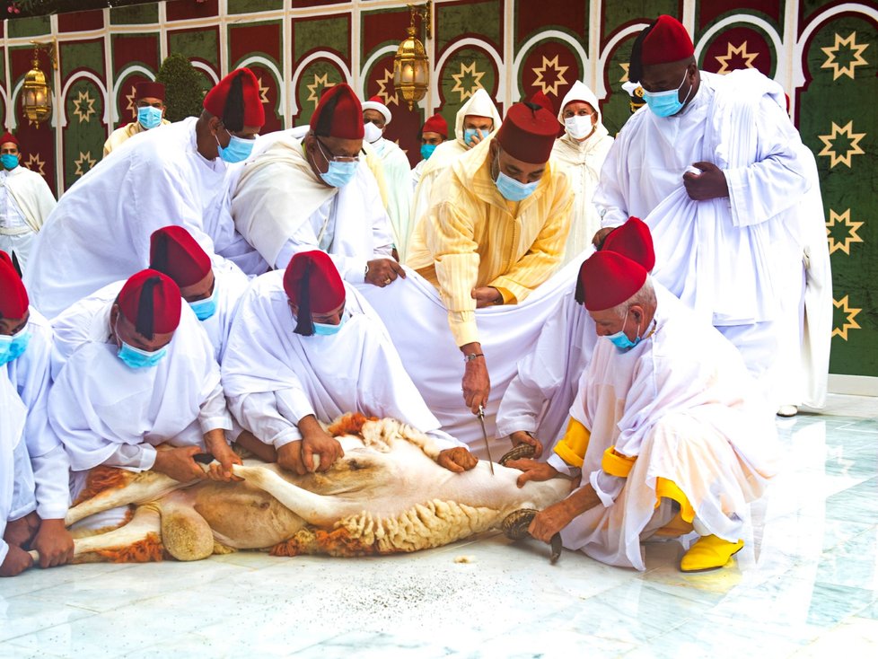 V Maroku jsou lidé povinní nosit roušky. (31. 7. 2020)