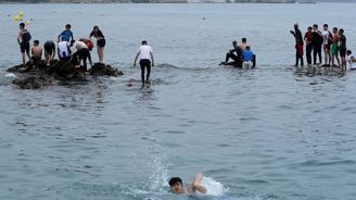 U Tuniska utonulo 43 migrantů, námořnictvo zachránilo 84 dalších