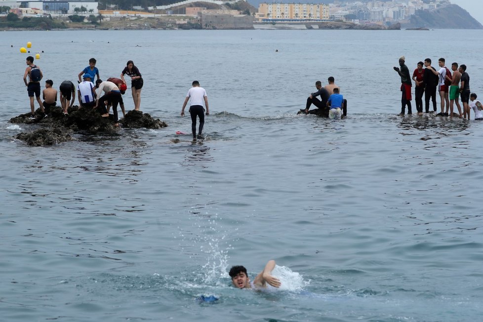 Na španělské pobřeží míří tisíce migrantů z Maroka.