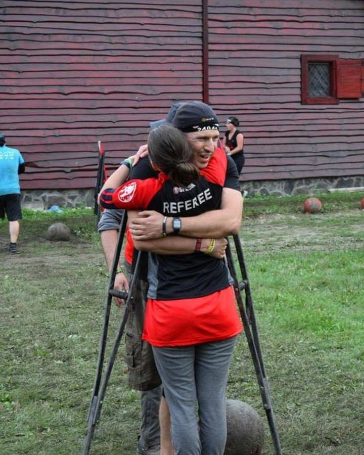 Maroš Kudlík přišel ve 14 letech o nohu. I přes své postižení pravidelně sportuje a dokonce se účastní překážkových závodů.