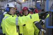 Slovenský eurokomisař Maroš Šefčovič na těžební plošině v Norsku