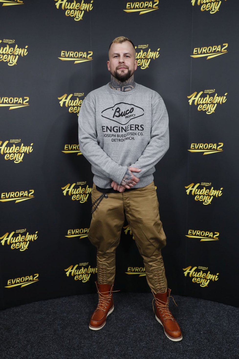 Marpo Raper GALERIE: Rapper Marpo (40) kápl božskou: Utajené zásnuby s Lenny ...