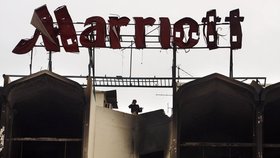 Hotel Marriott se v pákistánském Islamabádu znovu otevřel více než 2 měsíce po teroristickém útoku