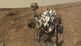 Vozítko Curiosity našlo na Marsu stopy po jezeru.