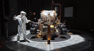 Mars 2020: Rover Perseverance vyrazil hledat život na rudé planetě