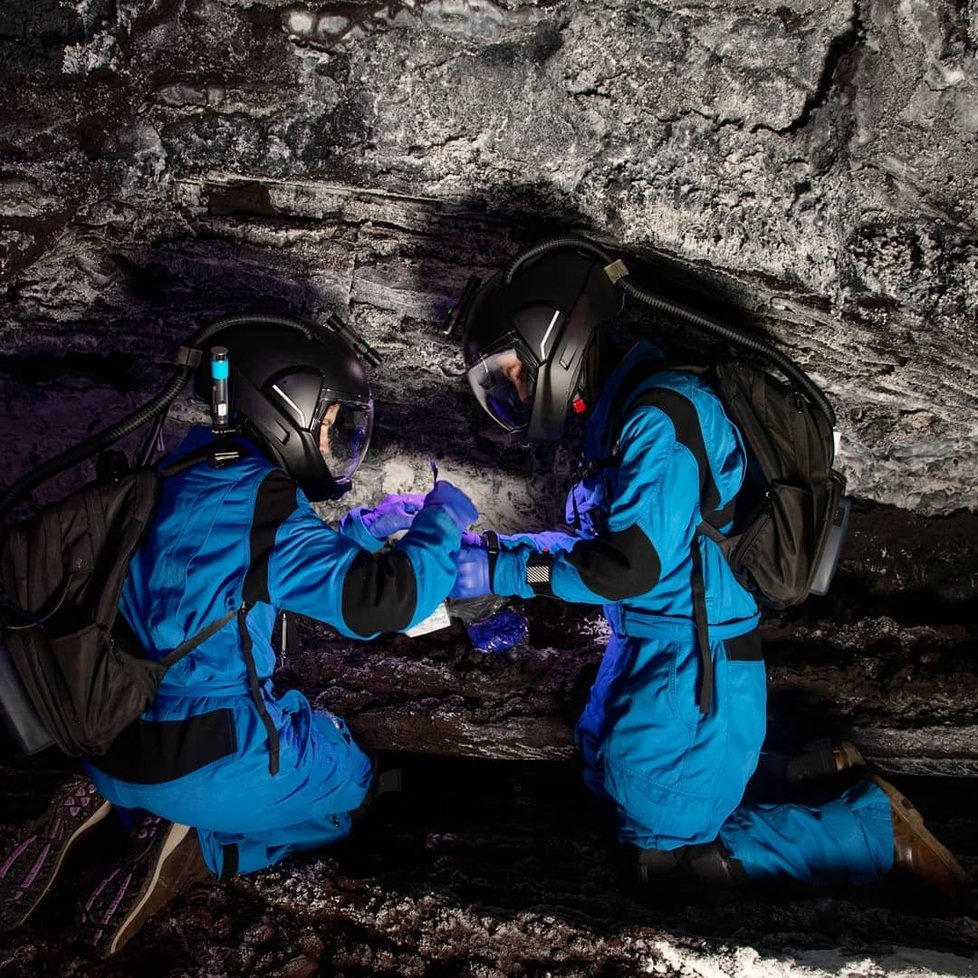 V jeskyních provádějí skutečný výzkum organismů z extrémních prostředí.