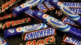 Mars, Snickers a Milky Way Minis mizí z obchodů: Byly v nich kousky plastu