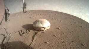 Novinky z Marsu: Vědci nahlédli do nitra planety