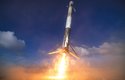 Již dnes má SpaceX raketu, která se po vynesení nákladu vrátí zpět na Zemi. První stupeň rakety Falcon 9 přistává na pevnině nebo na plovoucí plošině
