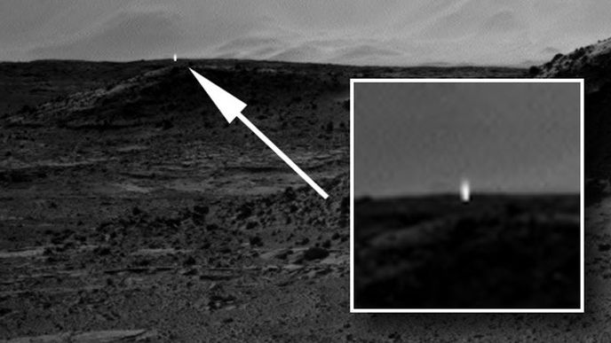 NASA zveřejnila fotku tajemného světla na Marsu