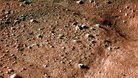 Jedna z prvních barevných fotografií povrchu Marsu