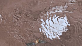 Vědci zjistili, že hluboko v půdě Marsu se nachází velké solné jezero, kde může existovat život.