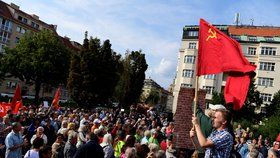 Protestní akce proti zakrytí sochy maršála Ivana Koněva se uskutečnila 2. září 2019 v Praze