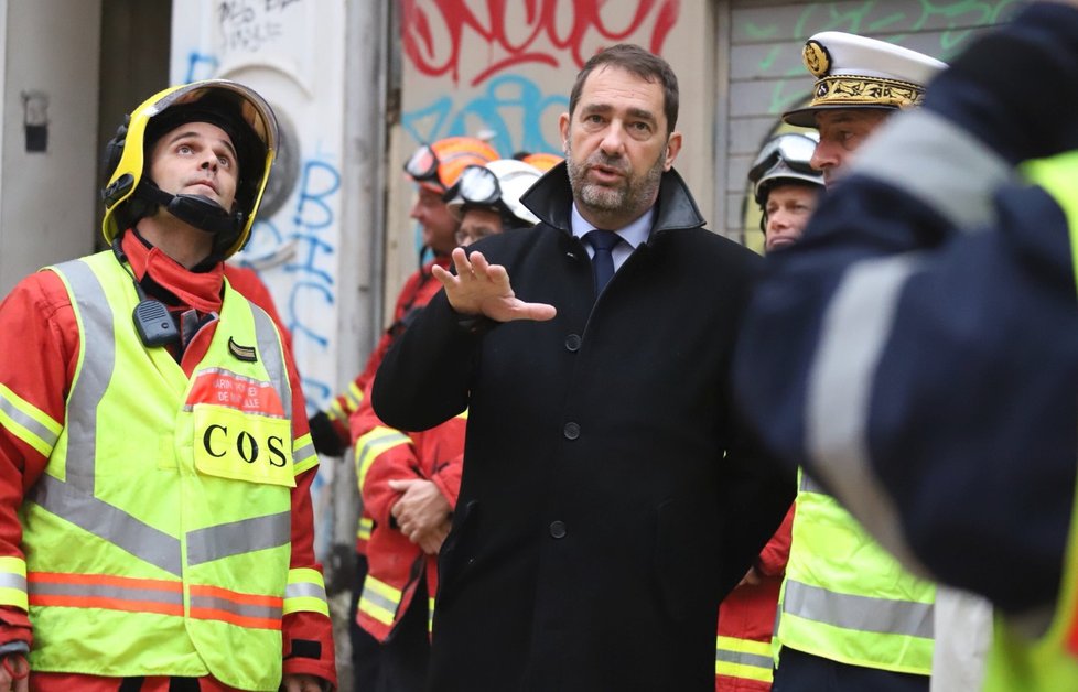 V centru francouzského Marseille se zřítily dvě několikapatrové budovy. Na místě neštěstí je také francouzský ministr vnitra Christophe Castaner. (6. 11. 2018)
