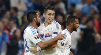 Marseille zdolala Bragu a stíhá Liberec. Postupují Neapol i Dortmund