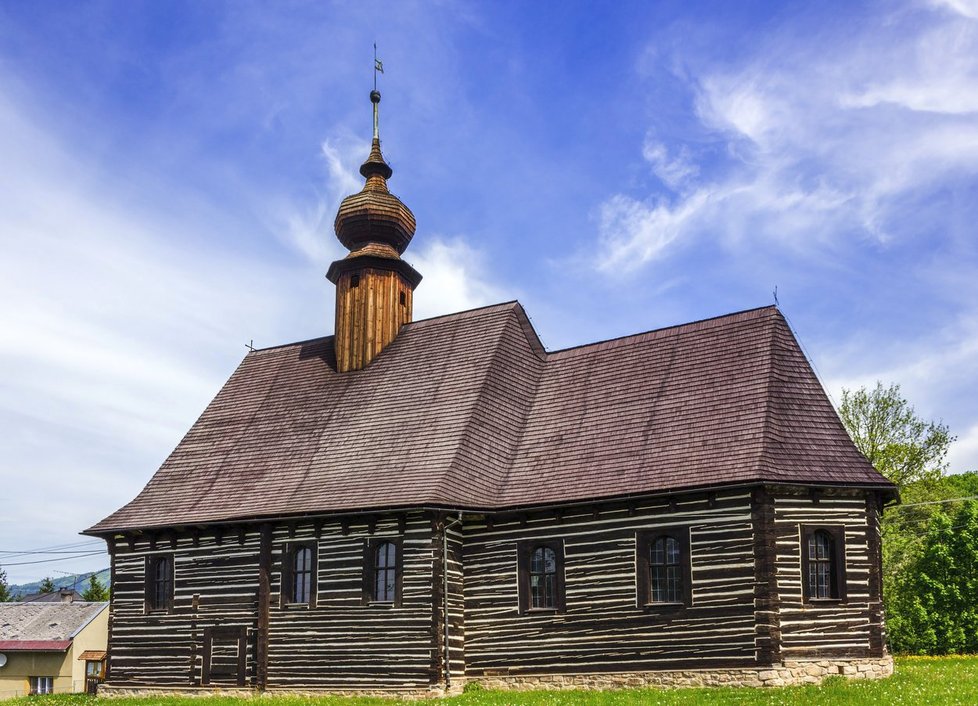 Dřevěný kostel v Maršíkově.