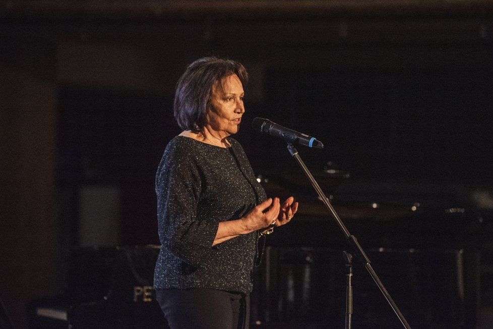 Marta Kubišová (76) natáčí s Dagmar Havlovou (66) nový klip ke své legendární Modlitbě z roku 1968.