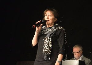 Marta Kubišová v Divadle Ungelt s jeho ředitelem Milanem Heinem.