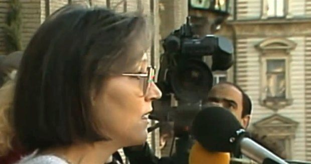 Marta Kubišová v roce 1989 na balkoně Melantrichu na Václavském náměstí