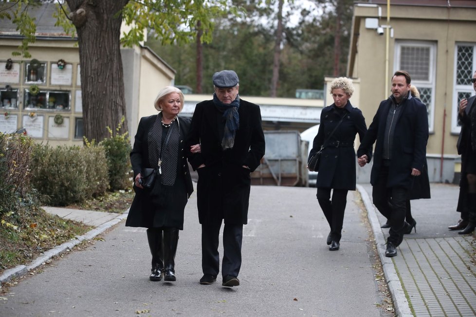 Zpěvačka Martha, Alexander Hemala a jeho manželka