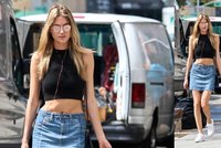 Styl podle celebrit: Jednoduchý outfit na volný čas, jak ho nosí modelka Martha Hunt