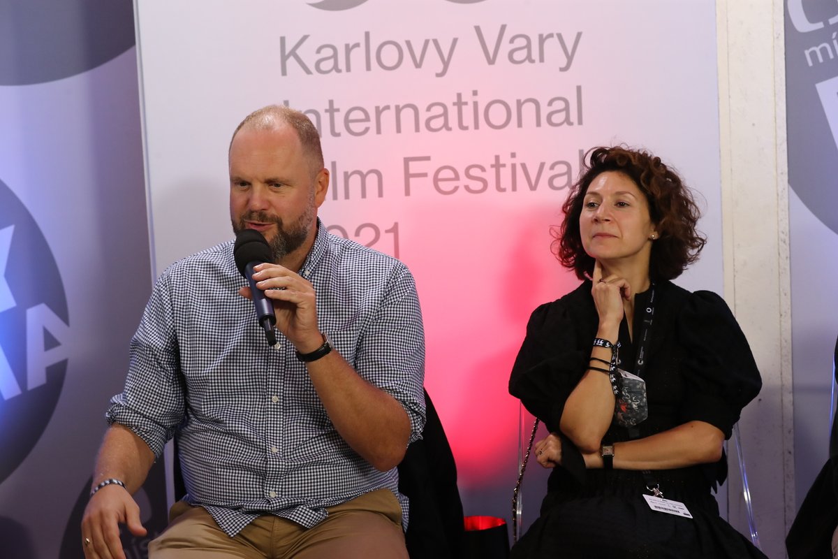 Martha Issová a David Ondříček na panelu o filmu Zátopek