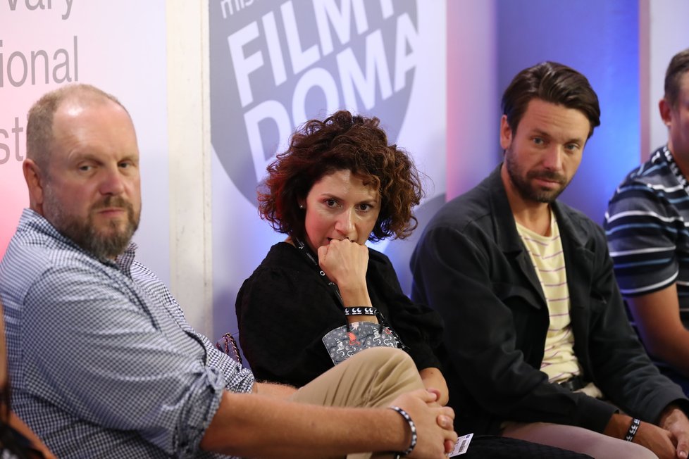 Martha Issová, David Ondříček a Václav Neužil na panelu o filmu Zátopek