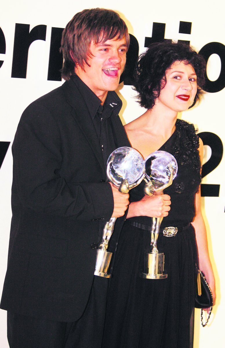 Křišťálové glóby za nejlepší herecké výkony na MFF Karlovy Vary získali Martha Issová (27) a Jiří Mádl (21).
