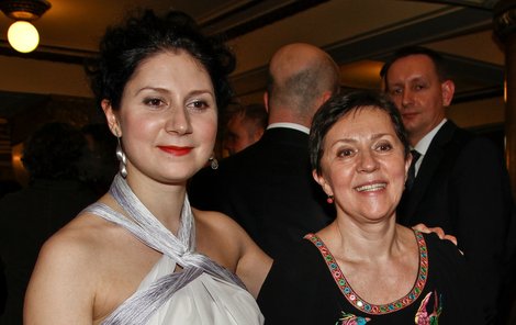 Martha Issová s maminkou Lenkou Termerovou.