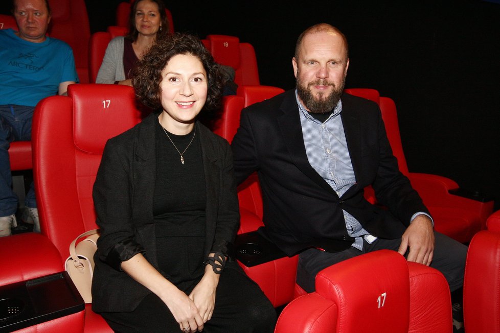 Martha Issová s Davidem Ondříčkem v kině