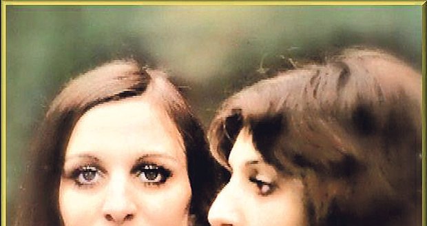 Foto z roku 1971: Na popové scéně se objevila nová dvojice sester Elefteriadu