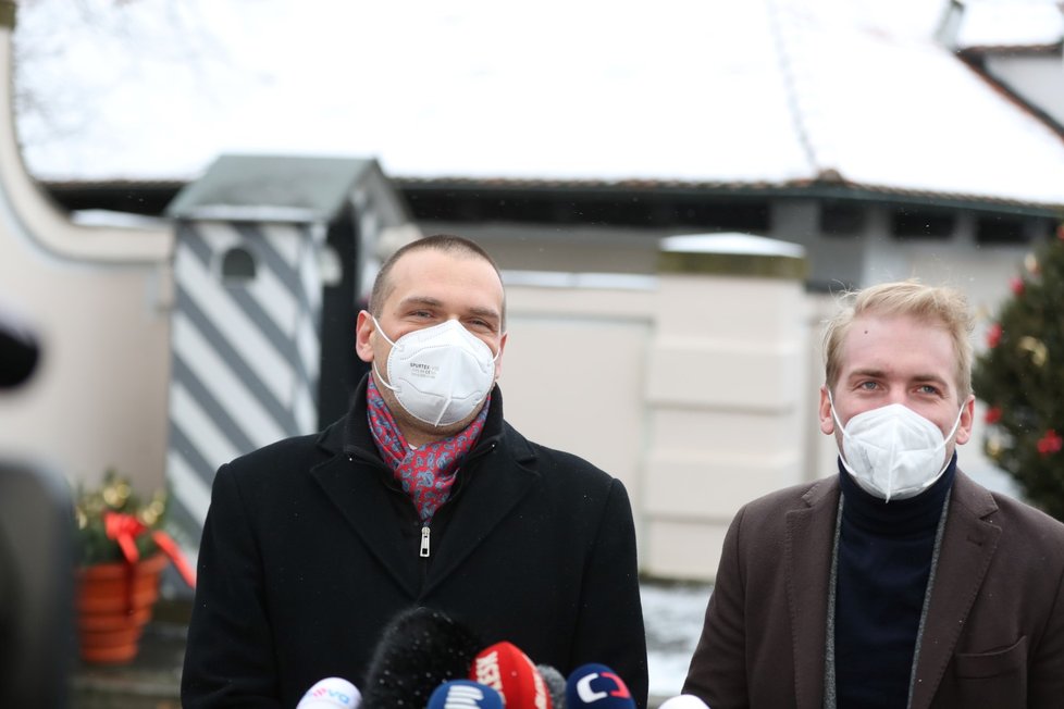 Kandidát na ministra kultury Martin Baxa (ODS) odchází ze schůzky s prezidentem Milošem Zemanem na zámku v Lánech (30. 11. 2021)