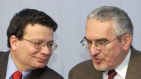 Alexandr Vondra (vlevo) a Martin Bútora (vpravo) - oba byli Havlovi velmi blízcí.