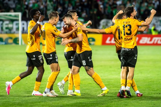 Když góly musí dávat obránci. Skvělý start Jablonce a poháry v kapse, forvardi však mlčí Když góly musí dávat obránci. Skvělý start Jablonce a poháry v kapse, forvardi však mlčí