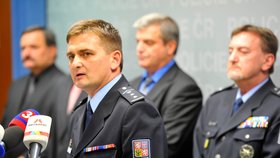 Martin Červíček ještě jako policejní prezident na tiskové konferenci