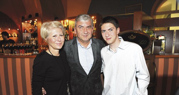 Martin Donutil s rodiči