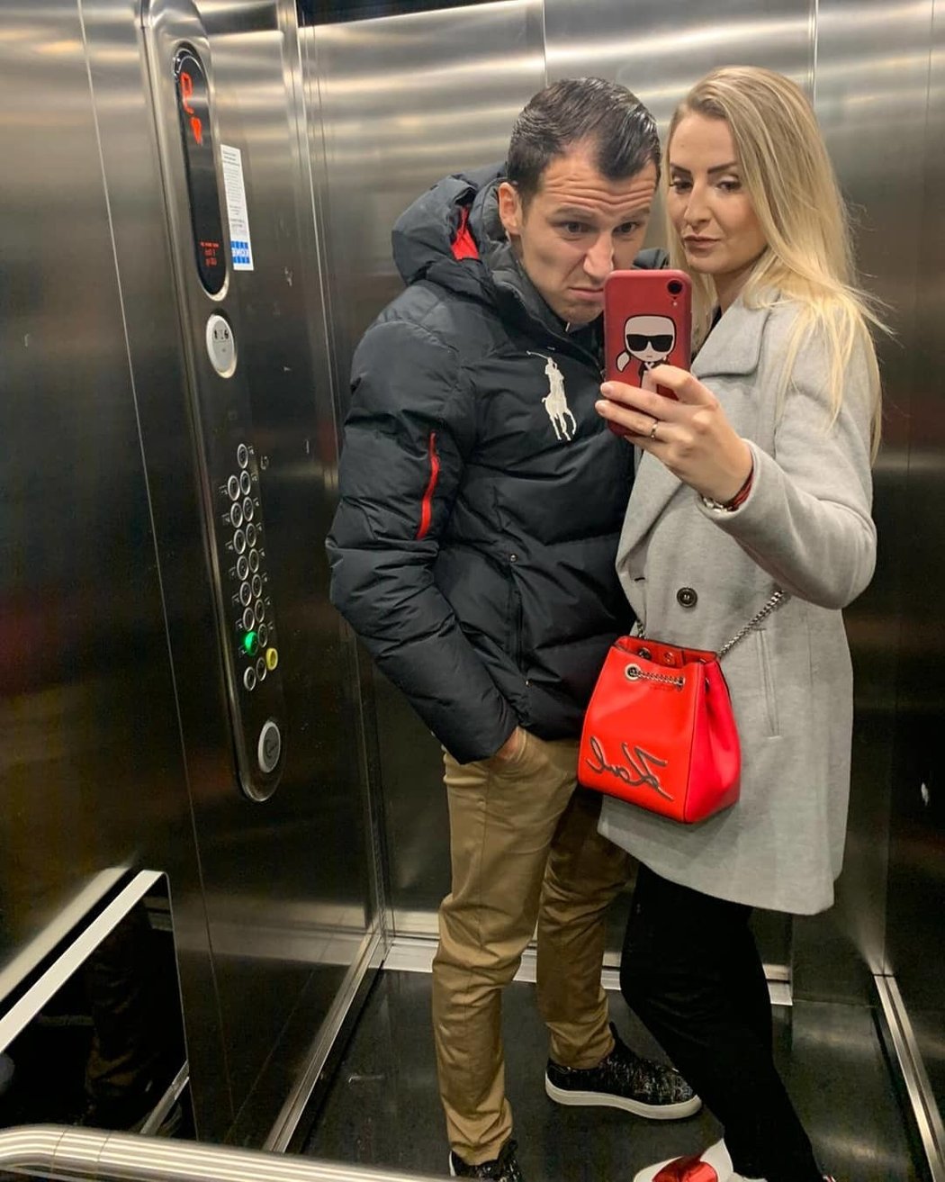 Fotbalista Martin Dostál s manželkou