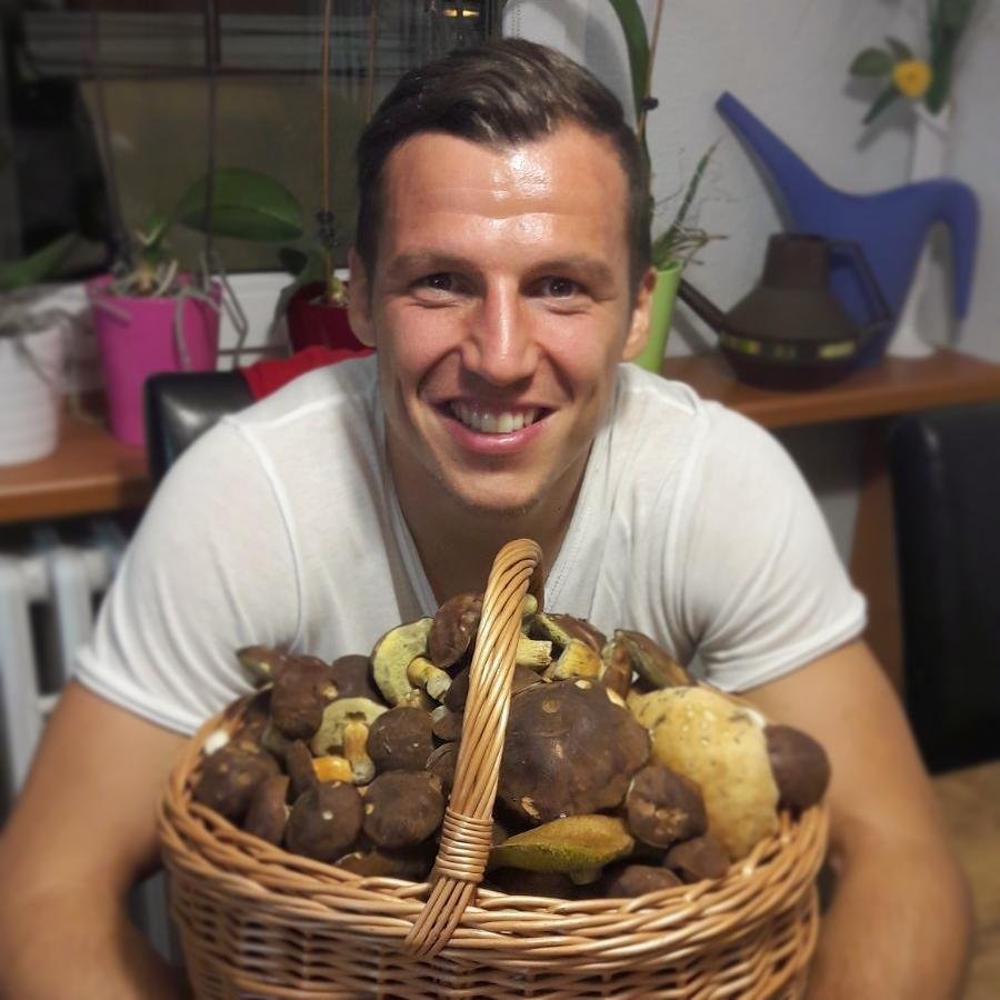 Fotbalista Martin Dostál a výsledek úspěšné výpravy do lesa