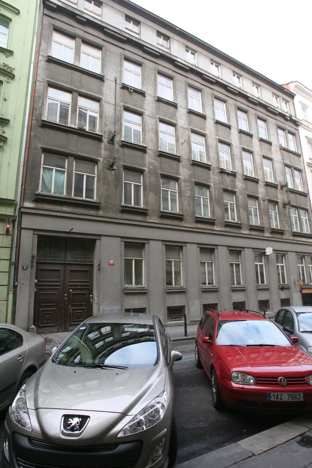 V Krakovské ulici má Dvořák byt. Ty v centru Prahy nebývají levné.